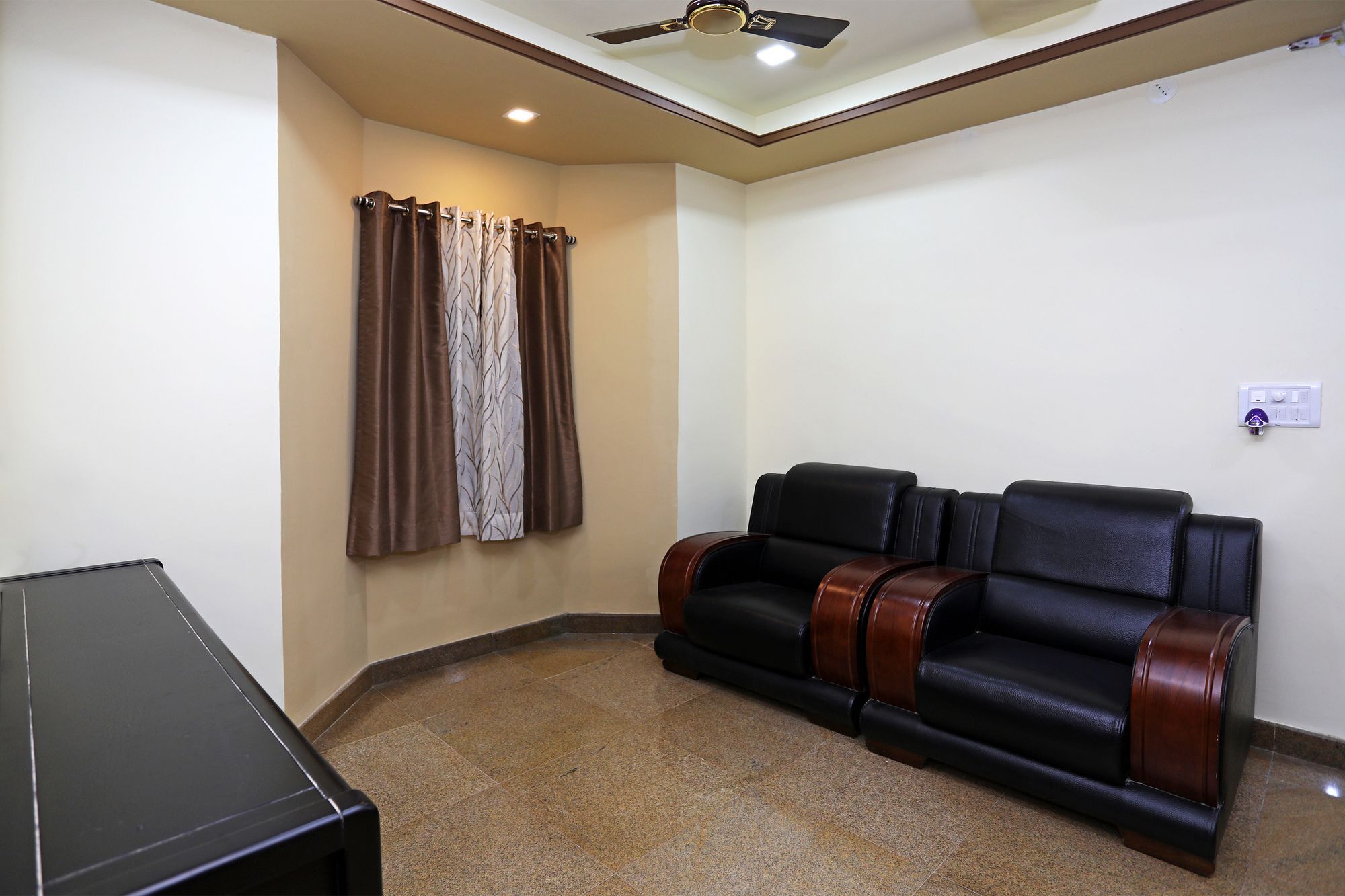 Oyo 9428 Hill View Room Goverdhan Vilas أُودايبور المظهر الخارجي الصورة