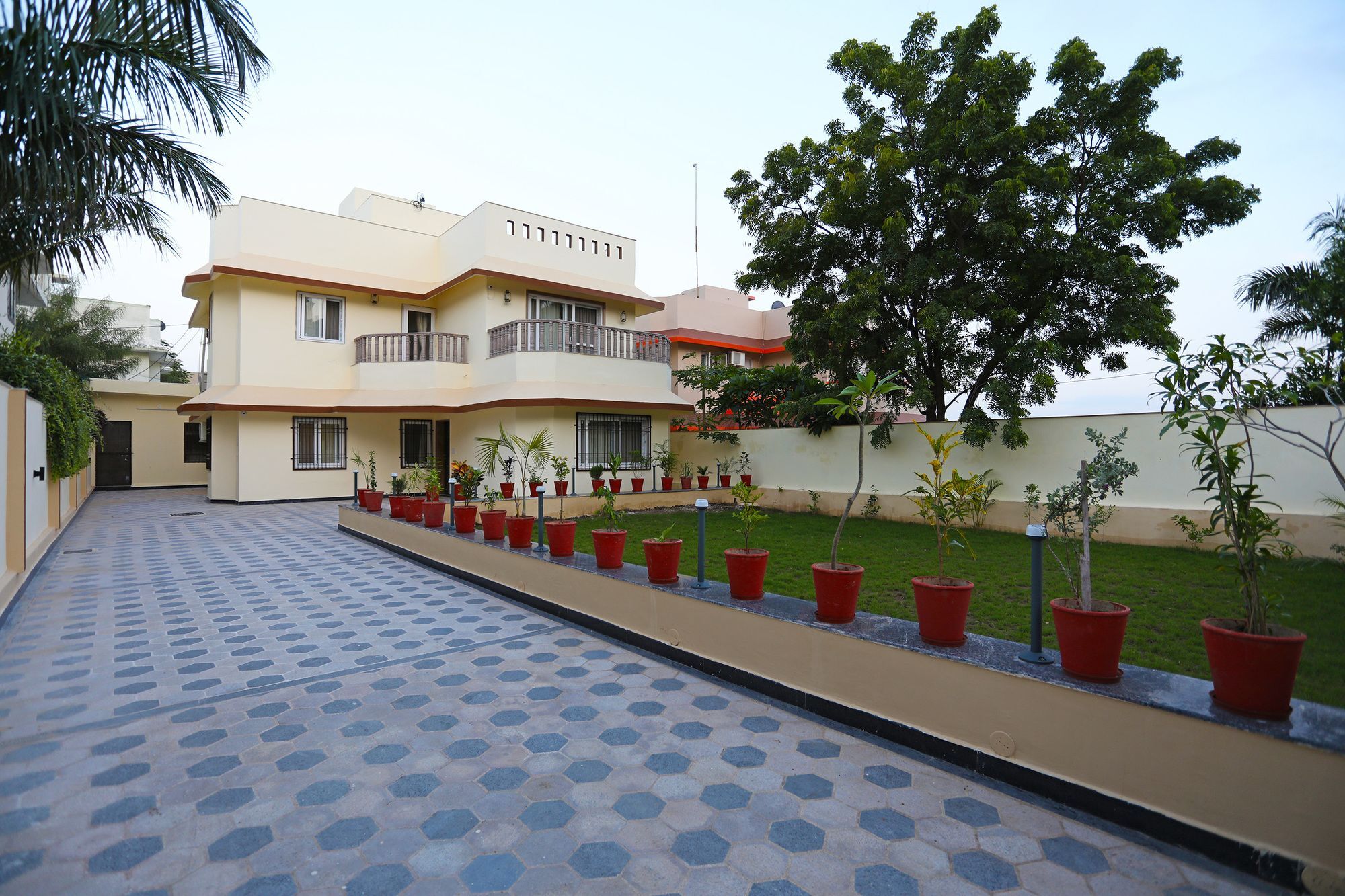 Oyo 9428 Hill View Room Goverdhan Vilas أُودايبور المظهر الخارجي الصورة
