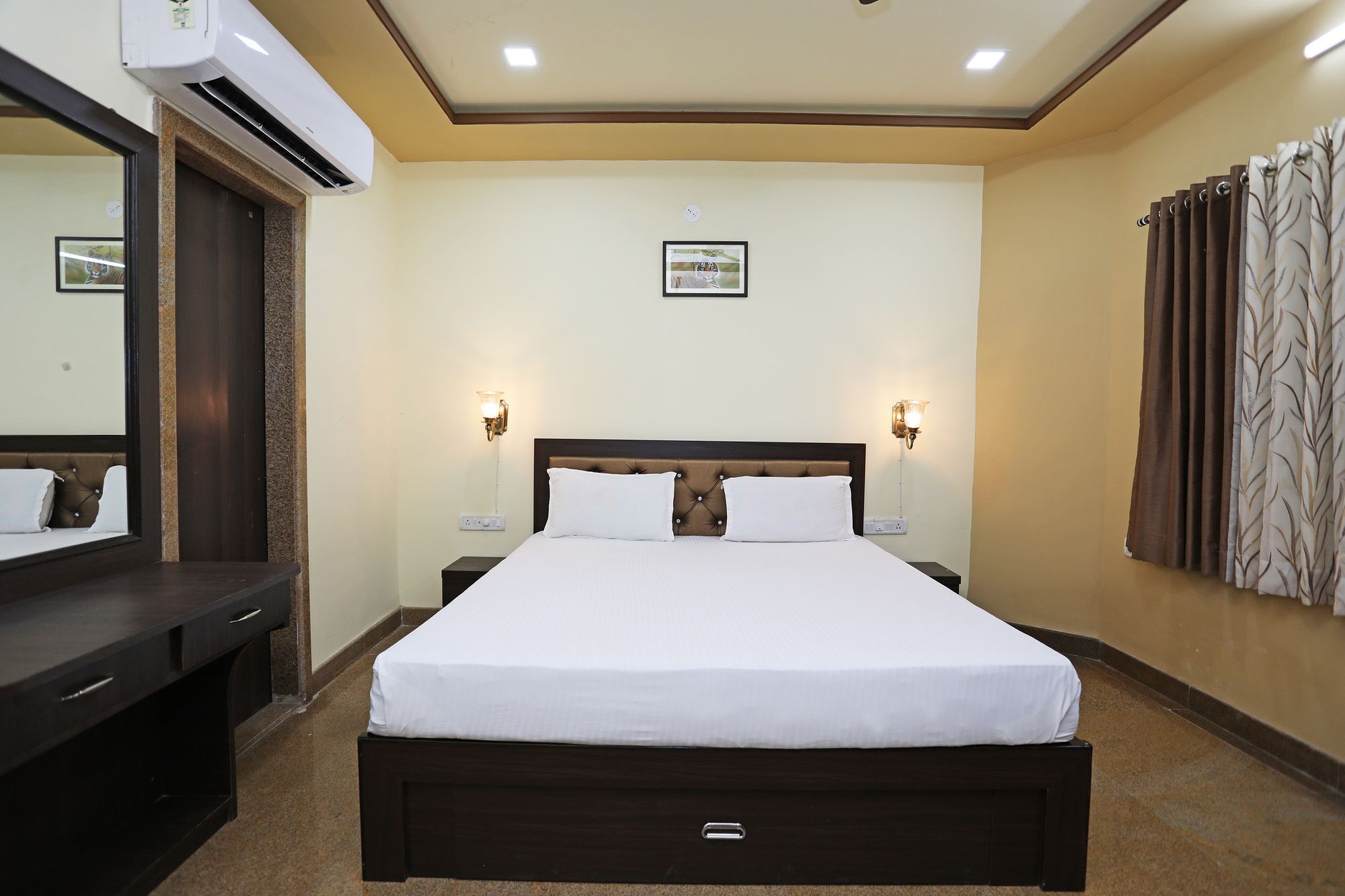 Oyo 9428 Hill View Room Goverdhan Vilas أُودايبور المظهر الخارجي الصورة