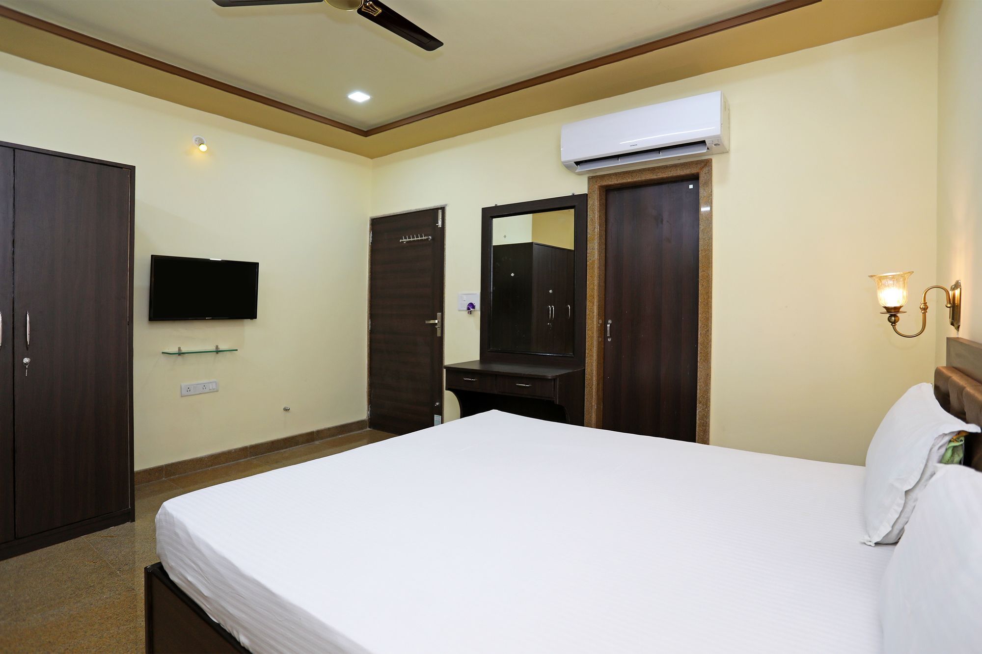 Oyo 9428 Hill View Room Goverdhan Vilas أُودايبور المظهر الخارجي الصورة